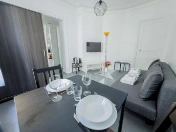 Charming, fully equipped 19m2 studio near Porte de Vanves, close to transport links