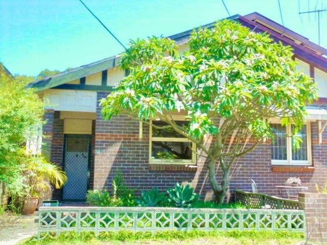 Charming fully furnished 3 Bedroom beachside semi in North Bondi