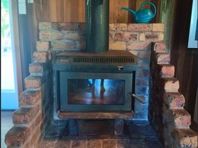 Charming Fully Furnished 2 Bedroom Home – Peaceful Retreat by the Creek!