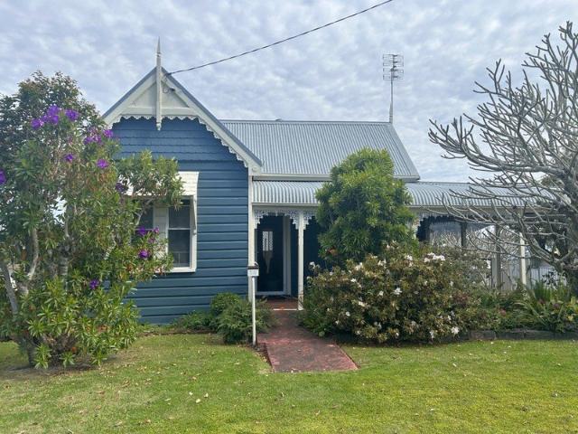 Charming Fully Furnished Cottage in Maclean