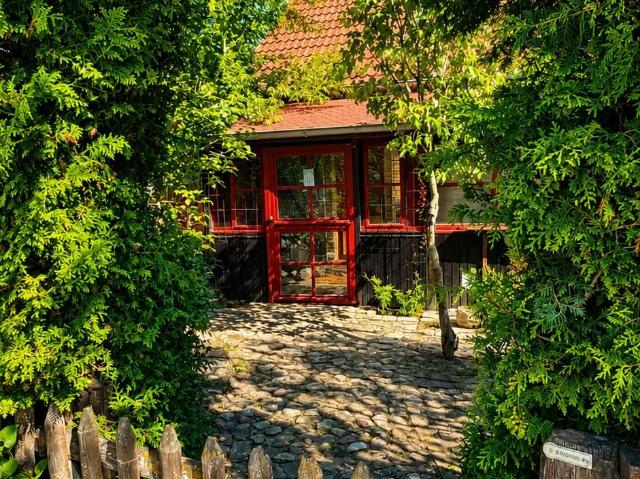 Charming, fully furnished farmhouse in Schönefeld