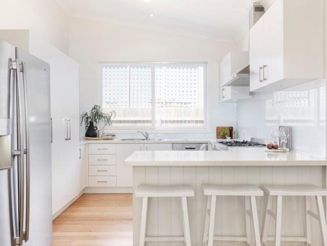 Charming Fully Furnished Federation Home!