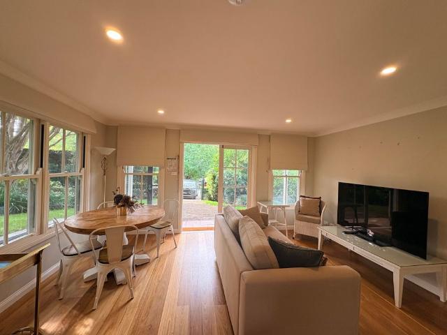 Charming Fully Furnished Loft Style Cottage in the Heart of Berry