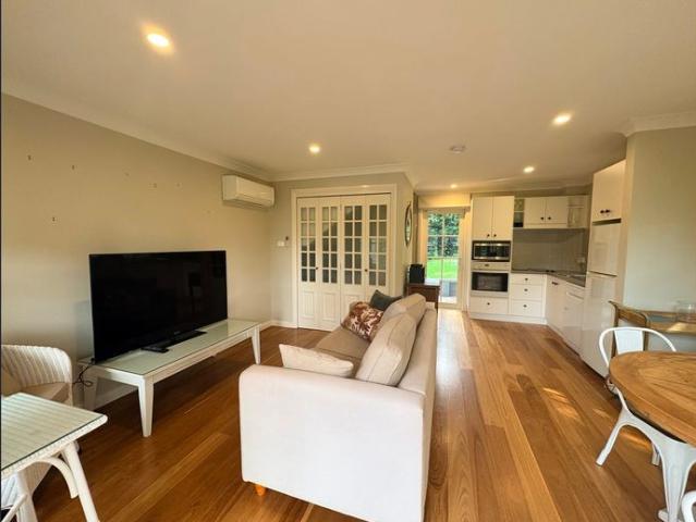 Charming Fully Furnished Loft Style Cottage in the Heart of Berry