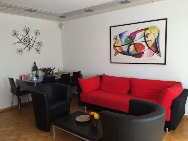 Charming Furnished 3.5 Room Apartment with Balcony in Opfikon