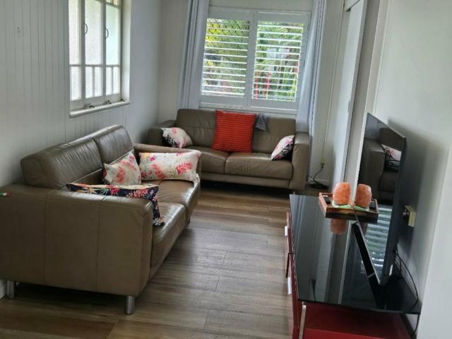 Charming Furnished 3 Bedroom Upstairs Unit in the heart of Edge Hill