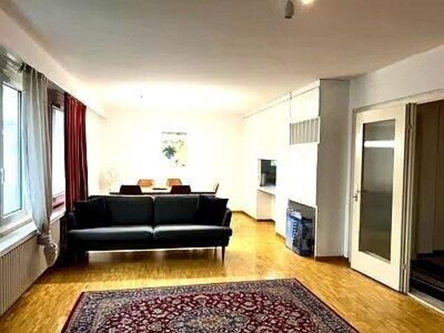Charming Furnished 4.5 Room Apartment with Balcony in Dübendorf