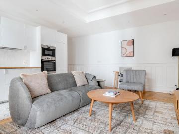 Charming Furnished Apartment in École Militaire, Paris Amsterdam Apartments for Rent