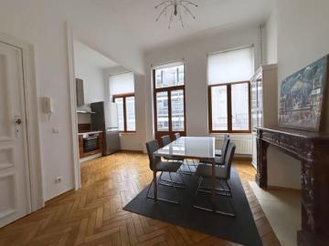 Charming Furnished Apartment – Louise/Châtelain