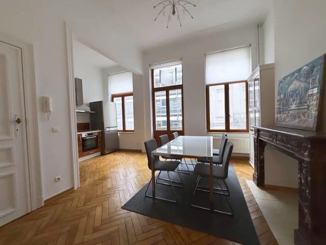 Charming Furnished Apartment – Louise/Châtelain