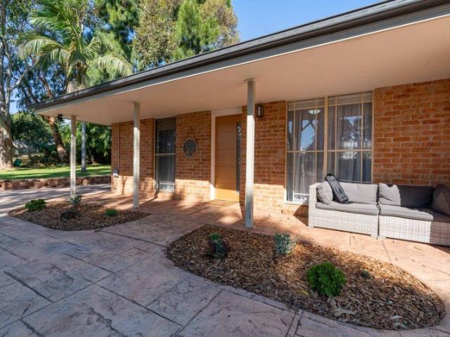 Charming Furnished Granny Flat in Kiama Heights