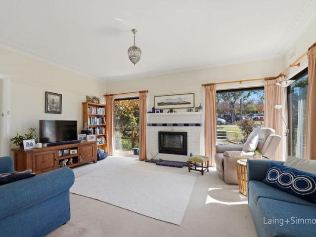 Charming Furnished Fully Family Home in North Armidale