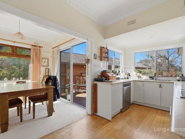 Charming Furnished Fully Family Home in North Armidale