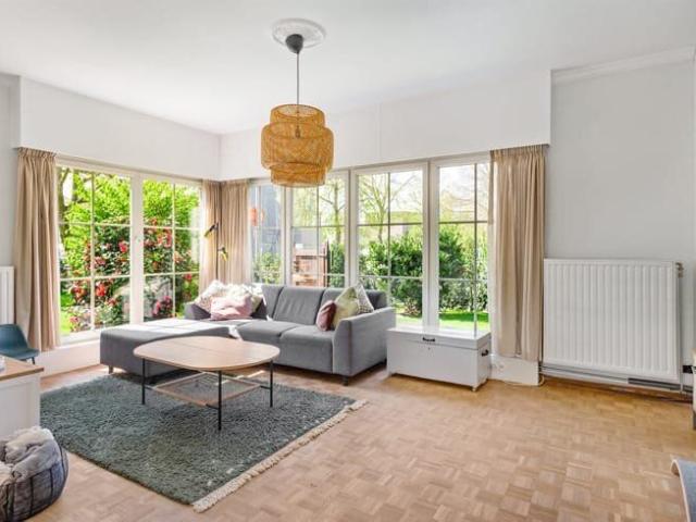 Charming furnished house with garage and garden