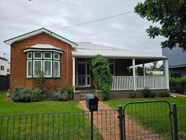 Charming Furnished Home!