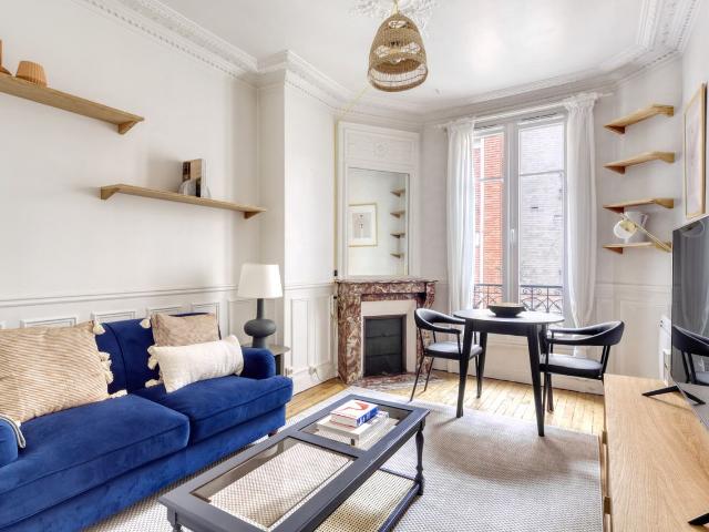 Charming Furnished One Bedroom in Grandes Carrières, Paris Amsterdam Apartments for Rent