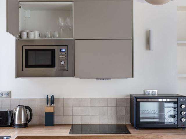 Charming Furnished One Bedroom in Paris, Paris Amsterdam Apartments for Rent