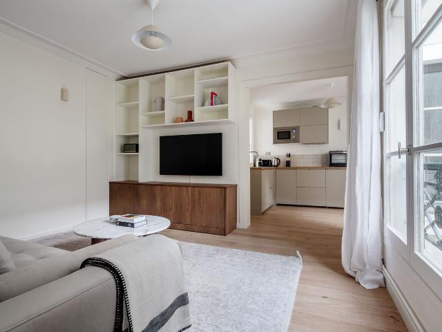 Charming Furnished One Bedroom in Paris, Paris Amsterdam Apartments for Rent