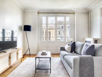Charming Furnished One Bedroom in Paris, Paris Amsterdam Apartments for Rent