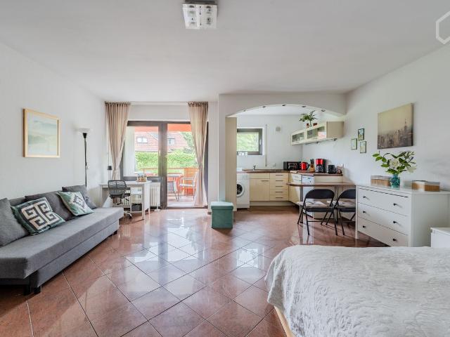 Charming Furnished Studio in Prime Wilmersdorf Location – Ideal for One or a Couple, Berlin Amsterdam Apartments for Rent