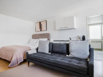 Charming Furnished Studio with City Views in Seefeld, Zurich Amsterdam Apartments for Rent