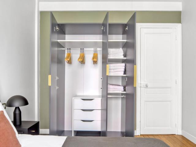 Charming Furnished Parisian One Bedroom Apartment, Paris Amsterdam Apartments for Rent