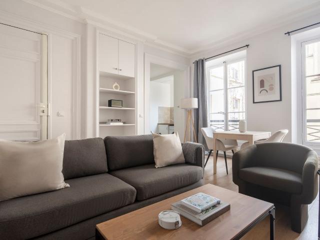 Charming Furnished Parisian Retreat in Invalides, Paris Amsterdam Apartments for Rent