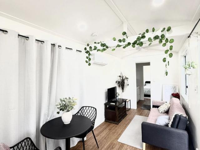 Charming Furnished Tiny Home with Scenic Views