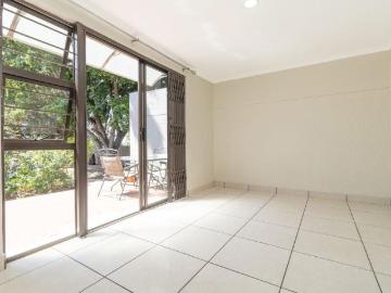 Charming garden cottage in a convenient location