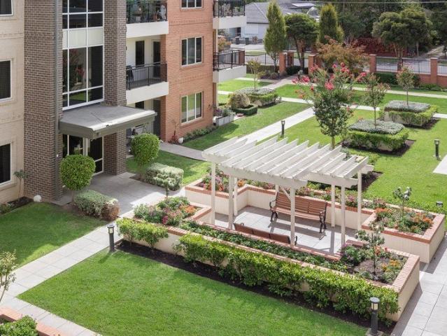 Charming Garden Views