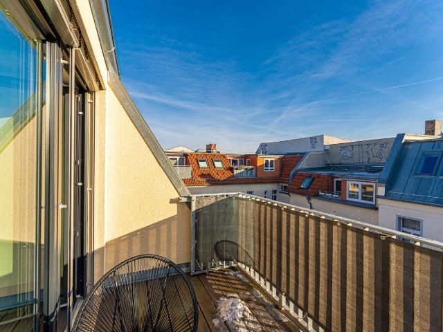 Charming, gorgeous rooftop loft with epic view, Berlin Amsterdam Apartments for Rent