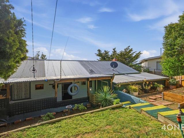 Charming Glenorchy Home with Scenic Views