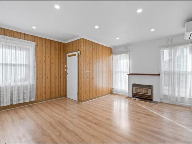 Charming Glenroy Home Awaits You!