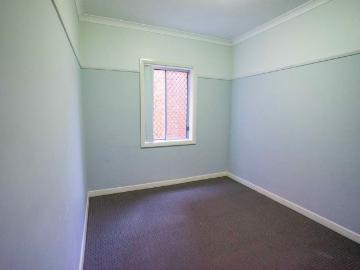 Charming Ground Floor Apartment in Sought After Hamilton South