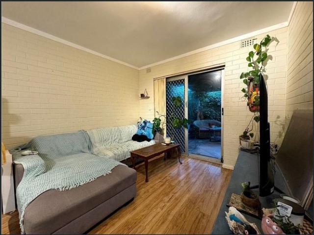 Charming Ground Level Unit in Prime Claremont Location