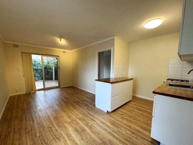 Charming Ground Level Unit in Prime Claremont Location