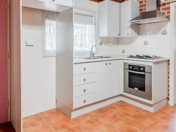 Charming Granny Flat In Convenient Location Water Usage Included