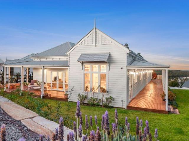 Charming Harkaway Home in Belmont North Richmond