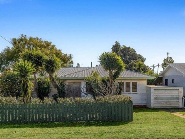 Charming Harristown Home Convenient Location