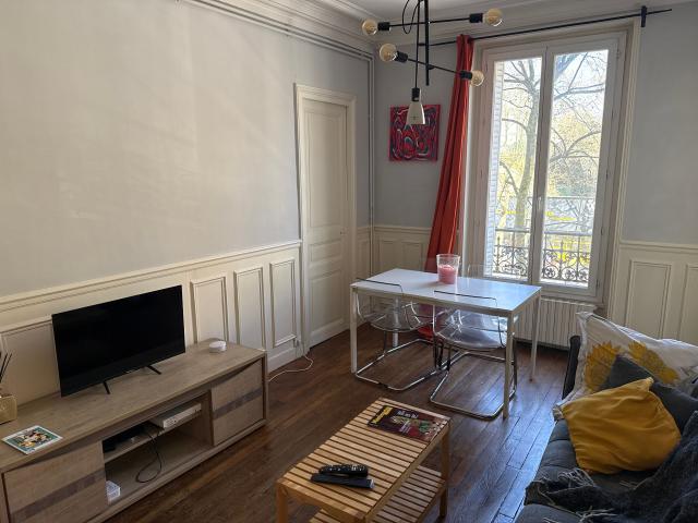Charming Haussmann apartment, 50m from the Bois de Vincennes