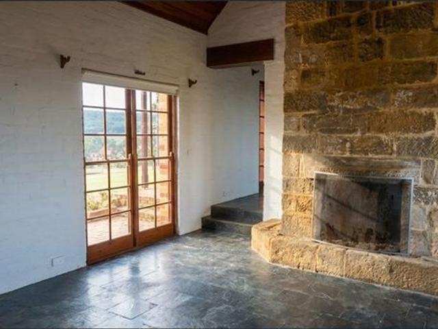 Charming Heritage Style Acreage Living in Grose Vale