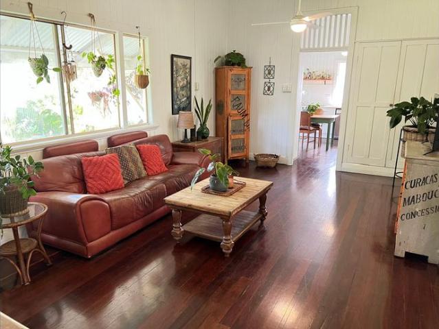 Charming High Set Queenslander Full of Character