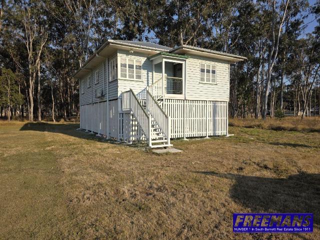 Charming High Set Queenslander – Walk to Nanango CBD
