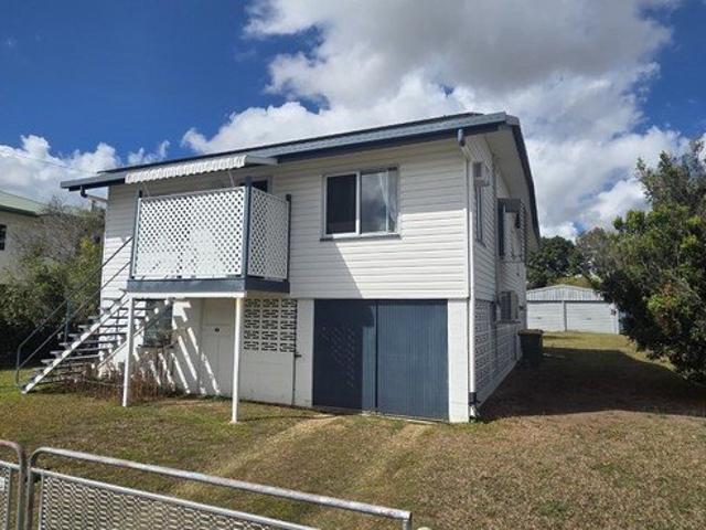 CHARMING HIGHSET HOME IN INGHAM!