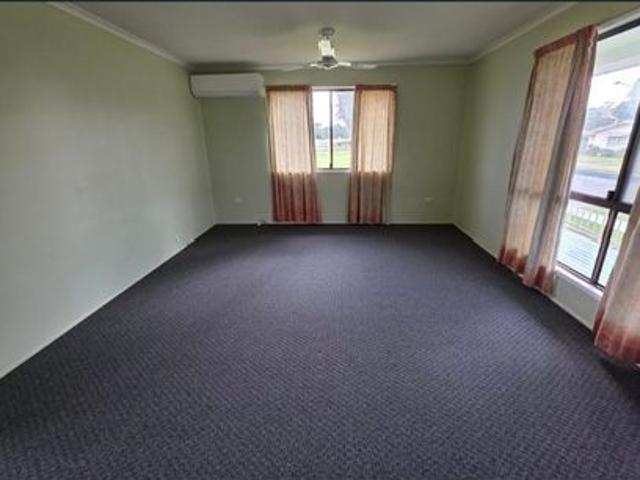 APPLICATION APPROVED * Charming Highset Home in the Heart of Raceview