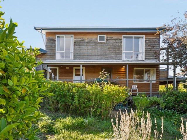 Charming Hills Retreat in the Heart of Old Mount Barker | Available 13/7/26