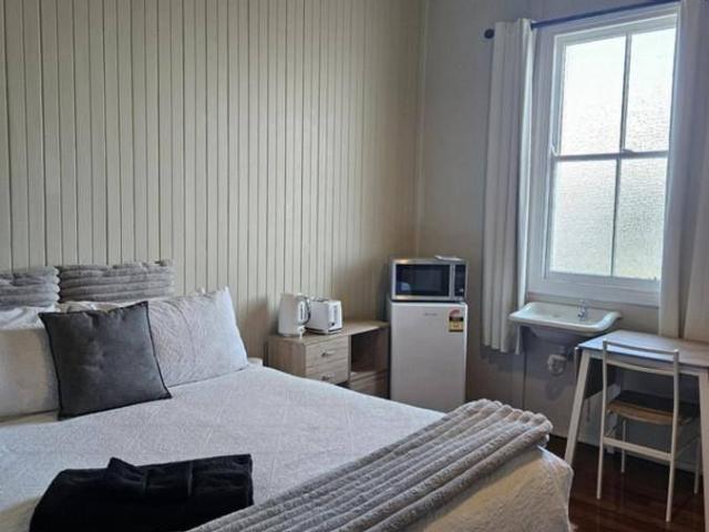 Charming & Historic: 1 Bedroom with a private bathroom