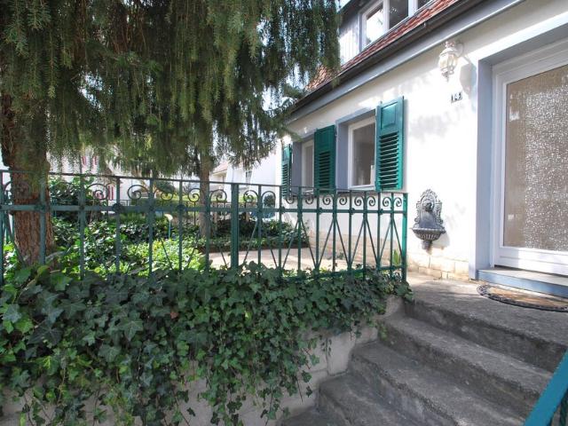 Charming Historic Apartment with Private Entrance & South Facing Terrace in Stuttgart Möhringen