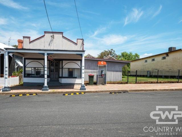 Charming Historic Bakery with Separate 3 Bedroom Home