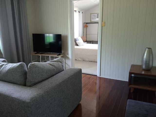 Charming & Historic Living: Private 1 Bedroom Suite Long Term Available